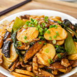 Shanghai stir-fried rice cakes