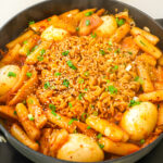 rabokki korean ramen with tteokbokki