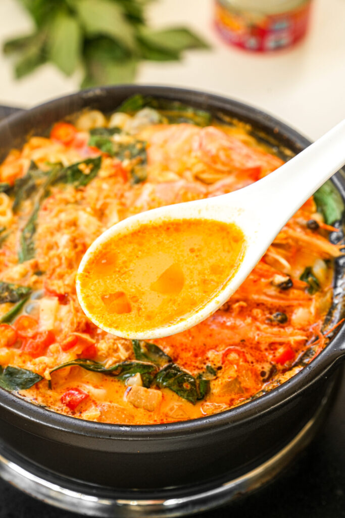 One pot thai red curry ramen