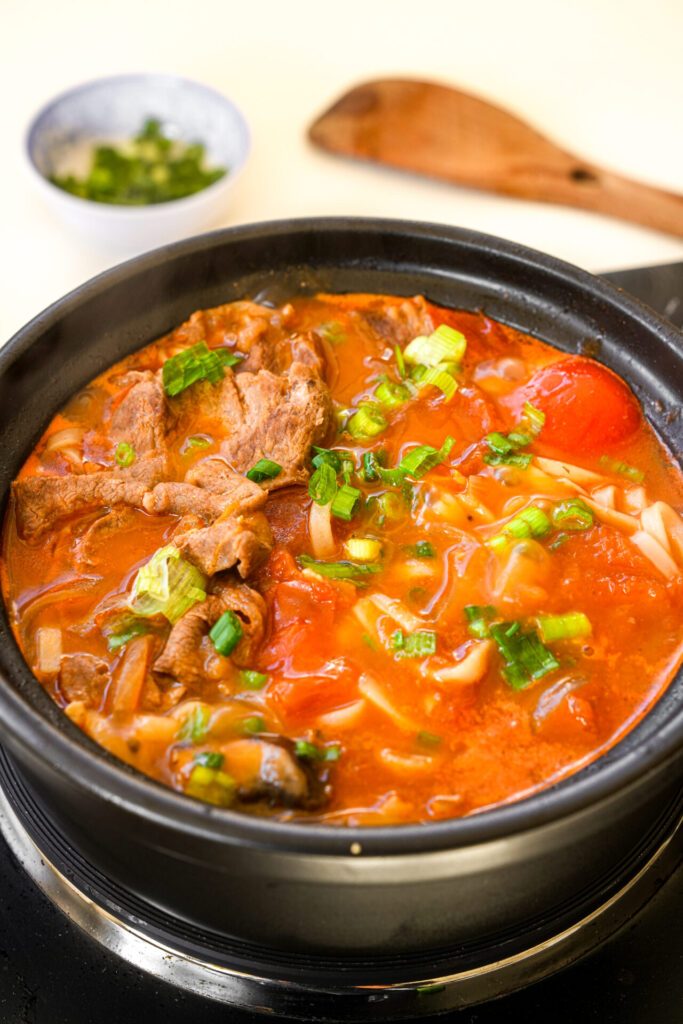 one pot tomato beef noodle soup