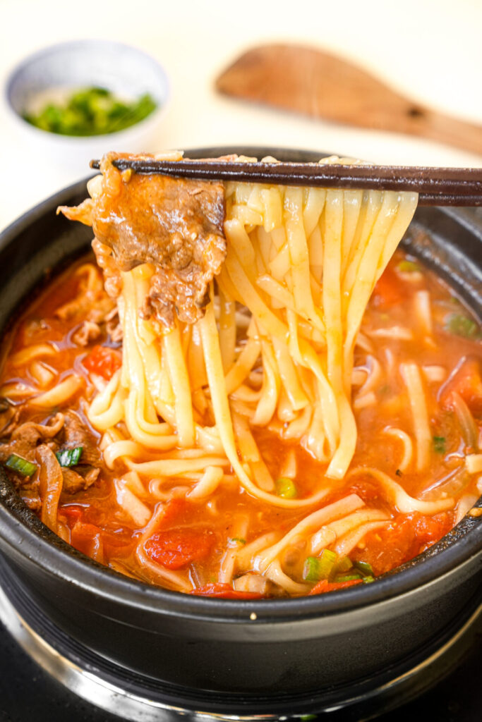 one pot tomato beef noodle soup