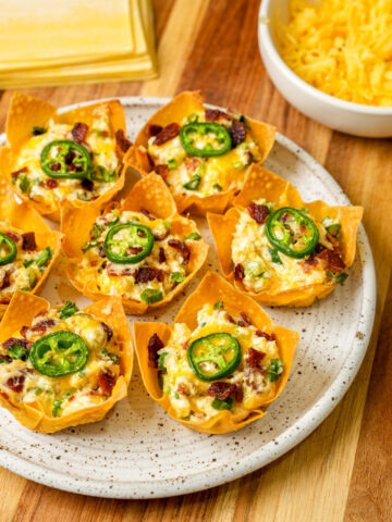 Easy Jalapeno Popper Wonton Cups