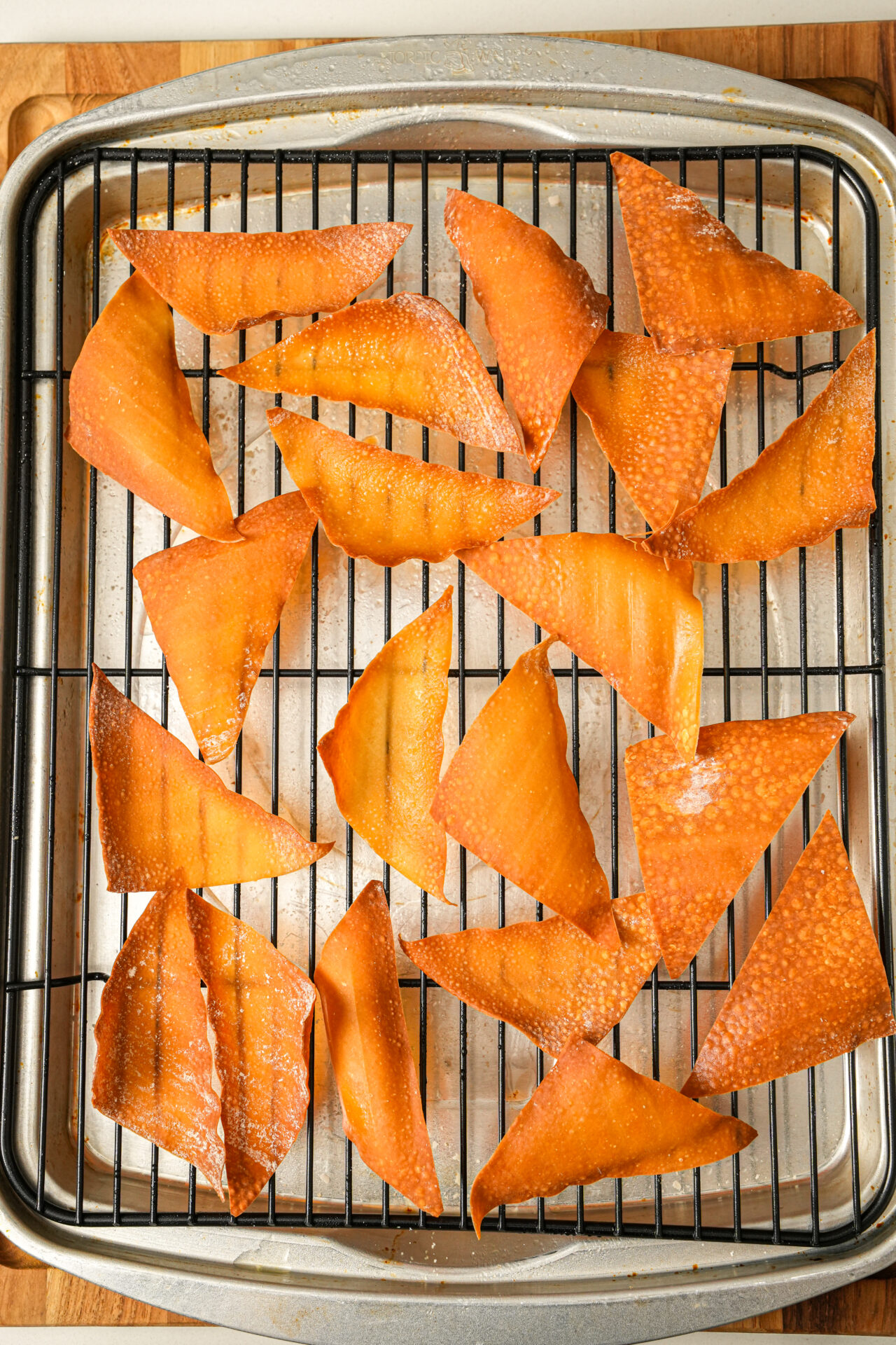 how to make crispy wontons chips in the oven without frying