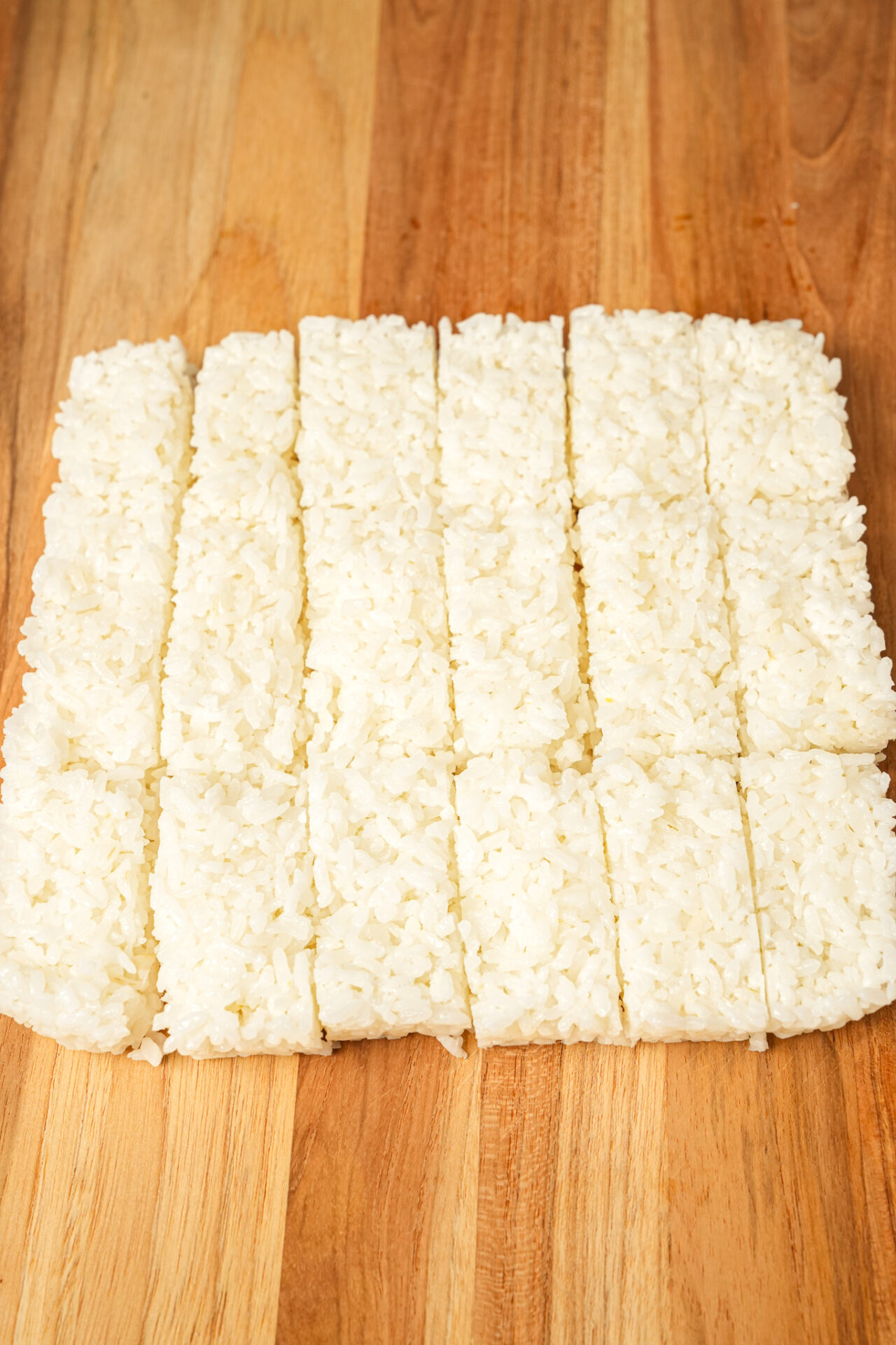 cut sushi rice into squares or rectangular shape