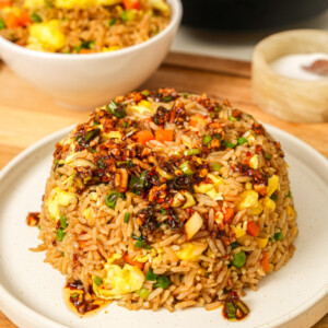 Easy garlic fried rice with chili oil