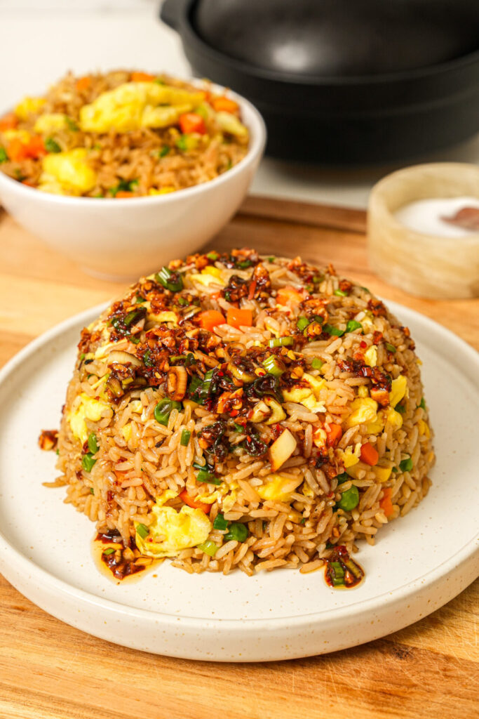 Easy garlic fried rice with chili oil