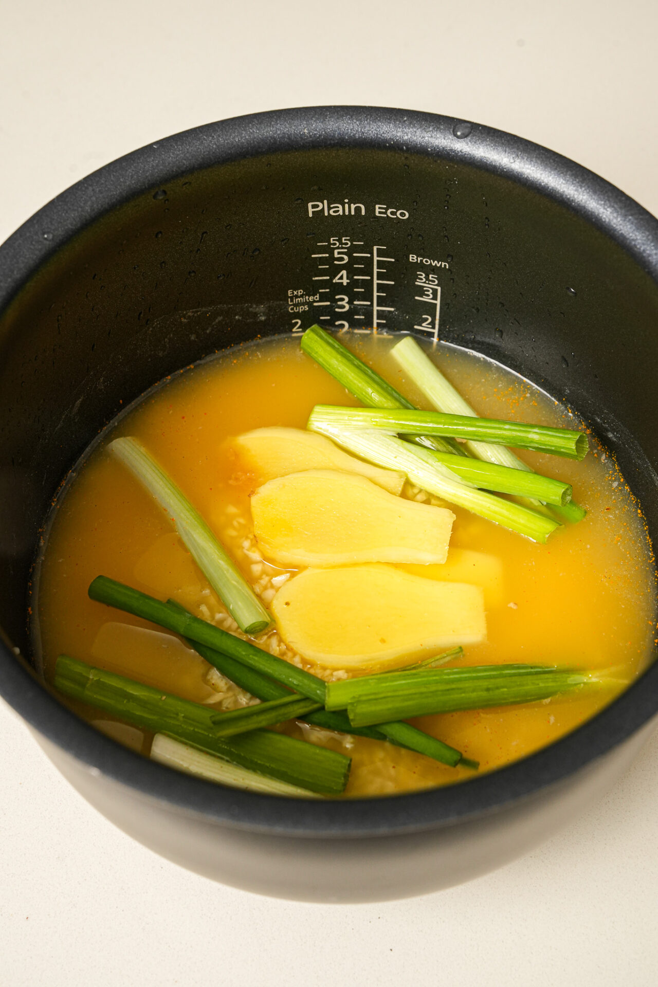 Easy Hainanese Chicken Rice in Rice Cooker