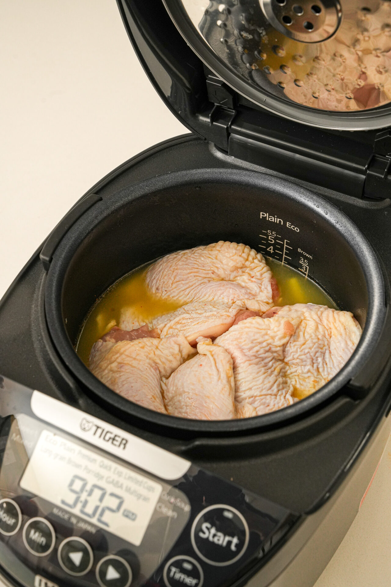 Easy Hainanese Chicken Rice in Rice Cooker