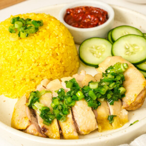 Easy Hainanese Chicken Rice in Rice Cooker