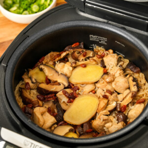 Taiwanese Sesame Oil Chicken Rice in Rice Cooker